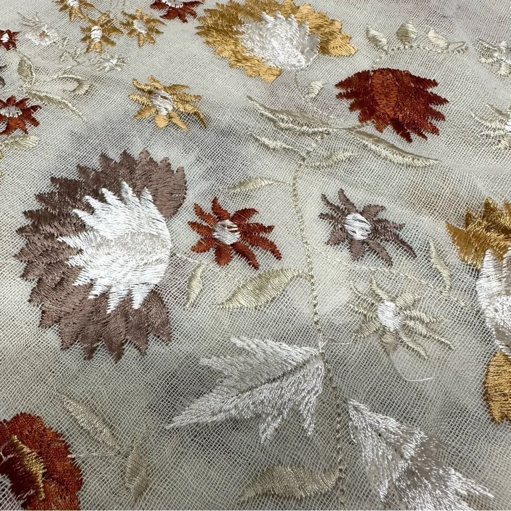 SELECTION PRIVE Embroidered Beige Scarf NWT 100% wool/lane